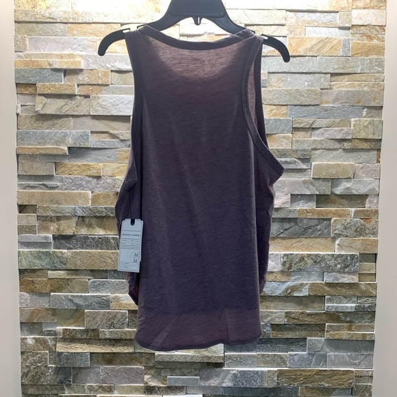 🛍️ Melrose and Market Curved Hem Tank - Picture 4 of 6